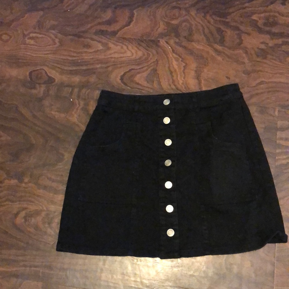 Black mini skirt size small